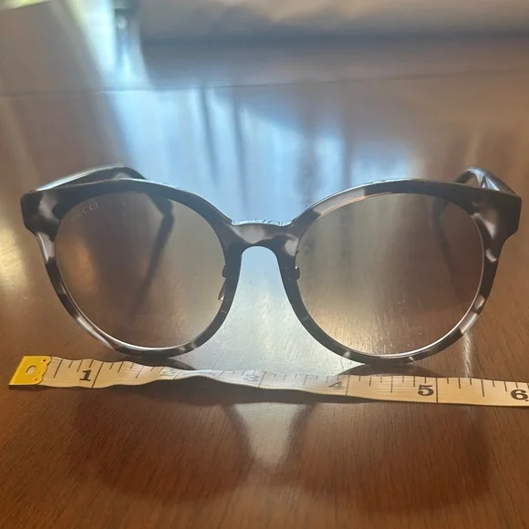 Gucci Black and Brown tourtoise shell frame Women's Sunglasses, authentic - Picture 11 of 14